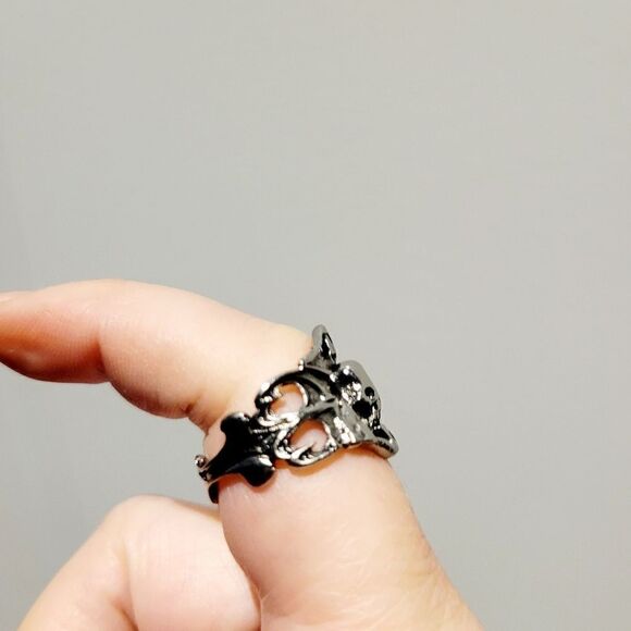 Brand New Silver Skull King Ring Adjustable Size - Picture 6 of 7